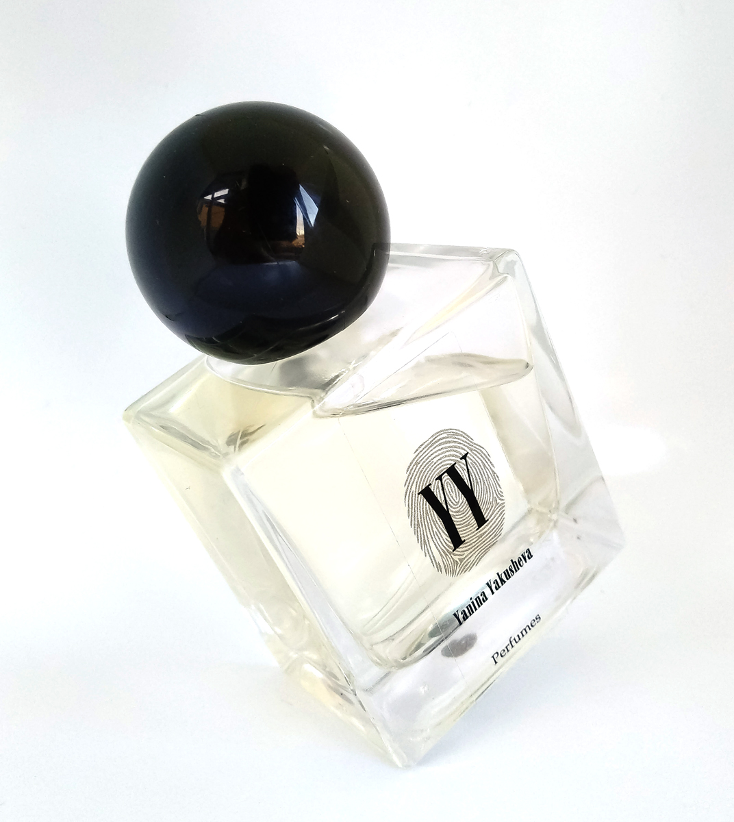 عطر ادکلن کازابلانکا یانینا یاکوشوا - Casablanca Yanina Yakusheva - بررسی، قیمت و خرید