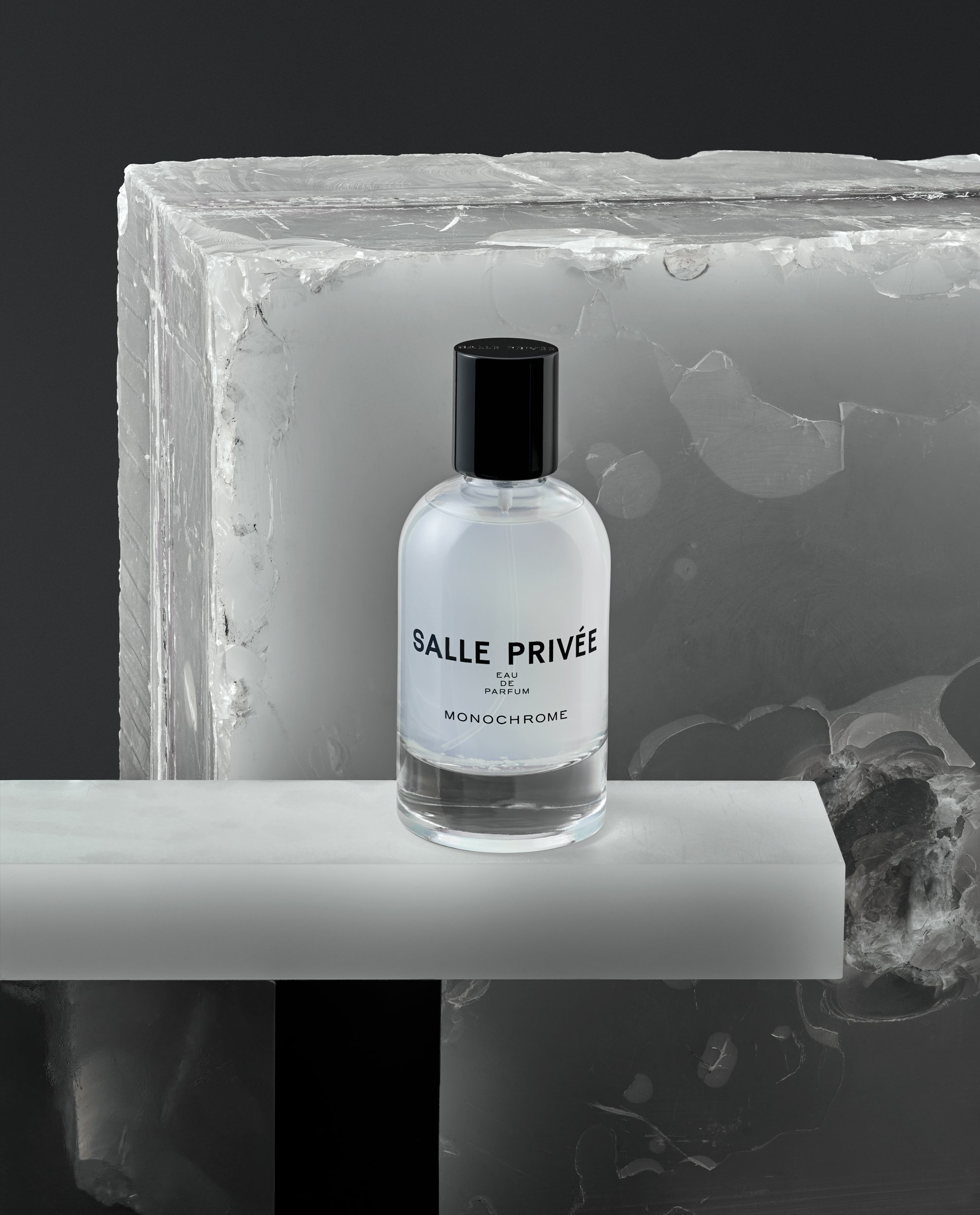 عطر ادکلن مونکروم سله پریوه - Monochrome Salle Privée - بررسی، قیمت و خرید