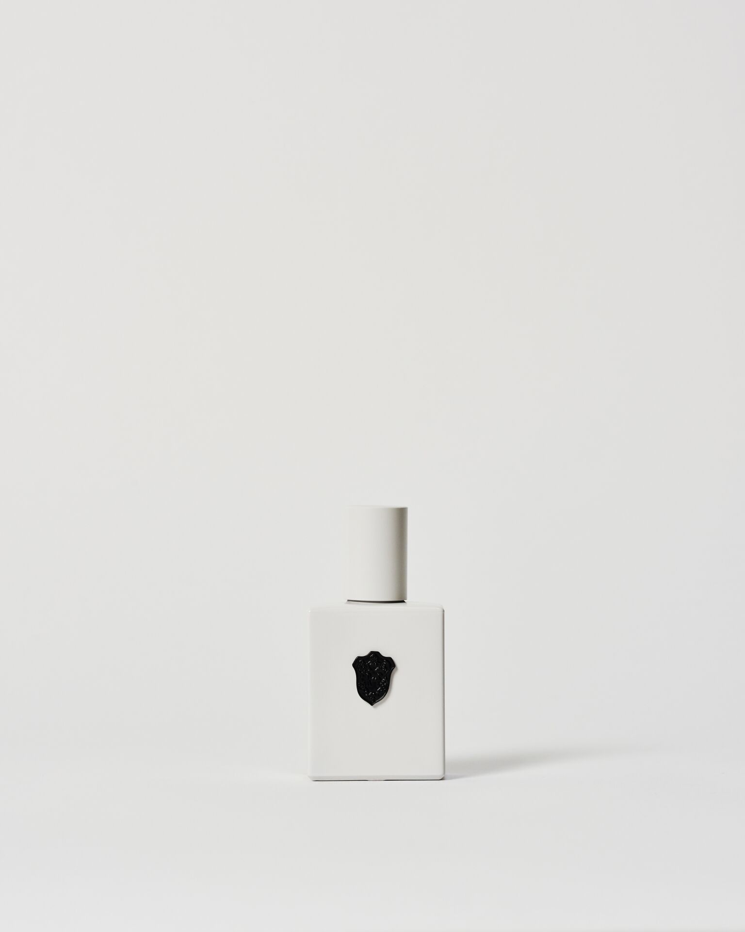 عطر ادکلن میرور رژیم د فلور - Mirror Régime des Fleurs - بررسی، قیمت و خرید