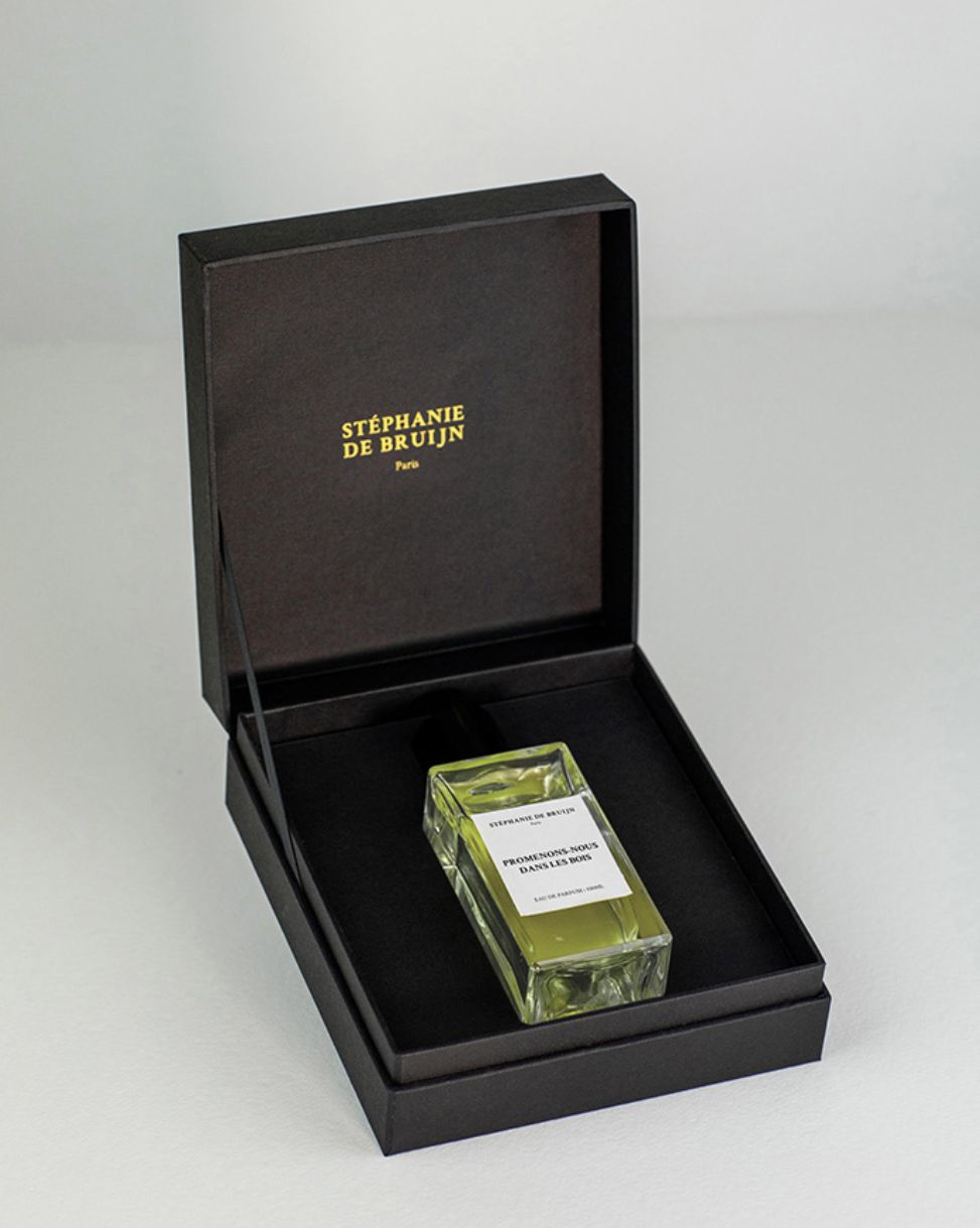 عطر ادکلن پرومنونس نو دان لی بوا استفانی دو بروین - پارفوم سور مسور - Promenons-Nous Dans Les Bois Stéphanie de Bruijn - Parfum sur Mesure - بررسی، قیمت و خرید