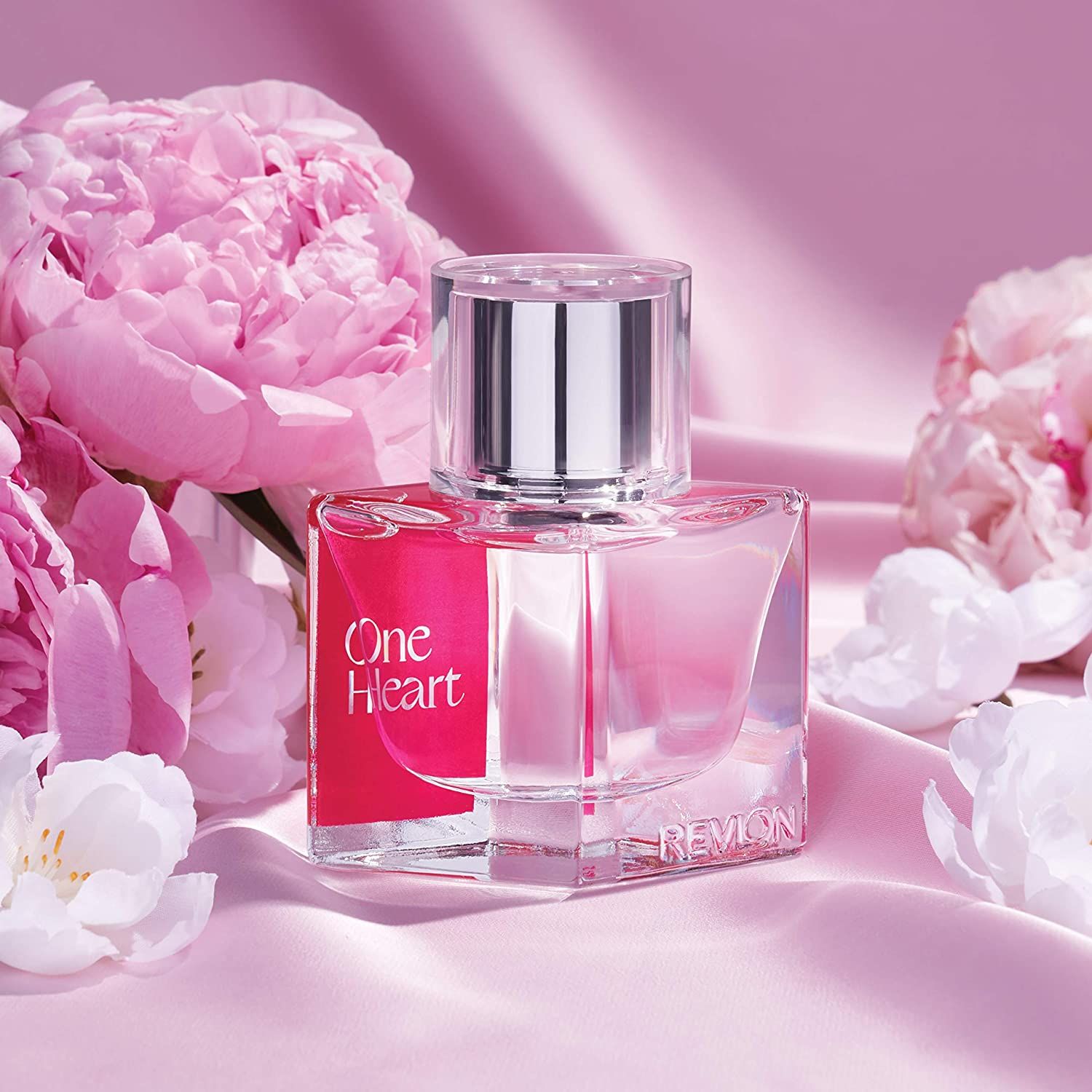 عطر ادکلن وان هارت ریولون - One Heart Revlon - بررسی، قیمت و خرید