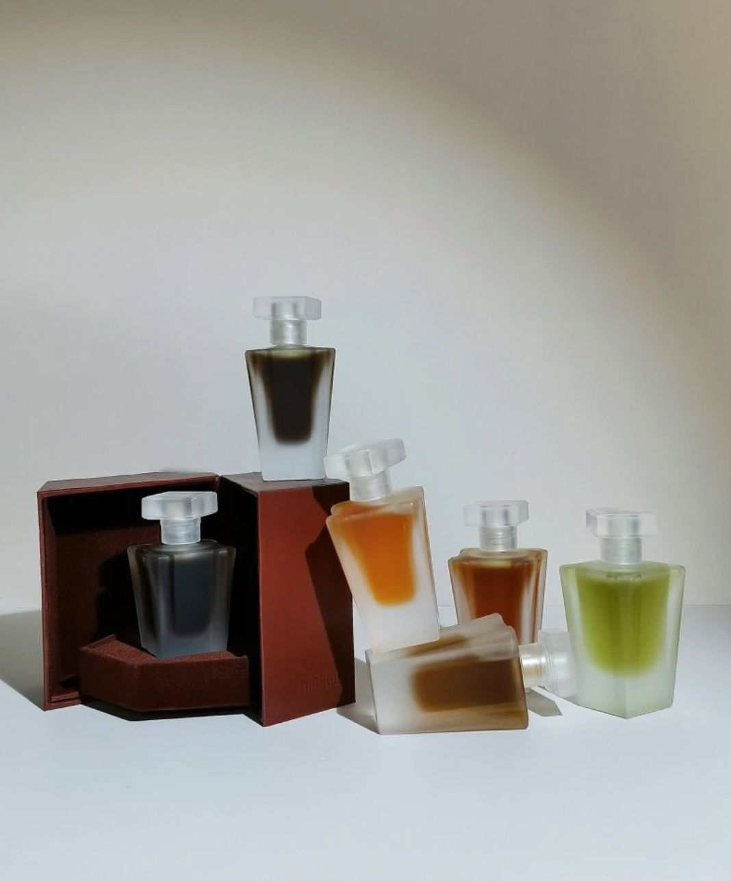 عطر ادکلن سالیتری گو دو بن وی موبیوس فرگرنسز - Solitary 孤独本味 Mobius Fragrances 莫比乌斯 - بررسی، قیمت و خرید