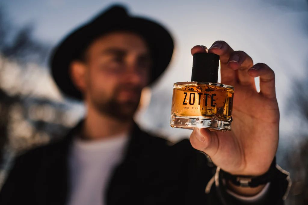 عطر ادکلن میلز وند زوته - Mills Van De Zotte - بررسی، قیمت و خرید