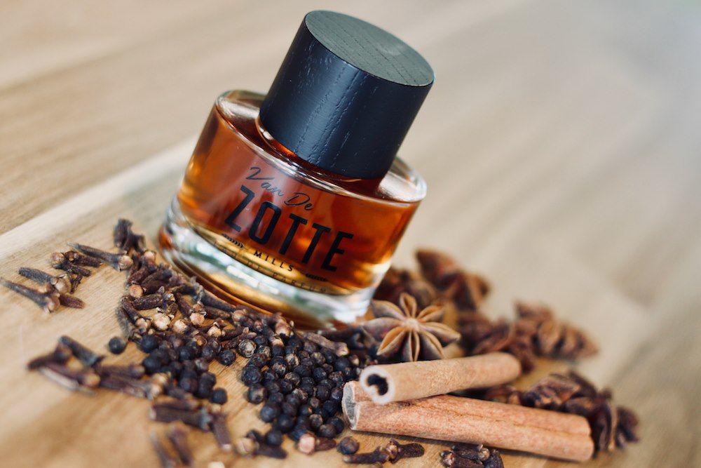 عطر ادکلن میلز وند زوته - Mills Van De Zotte - بررسی، قیمت و خرید
