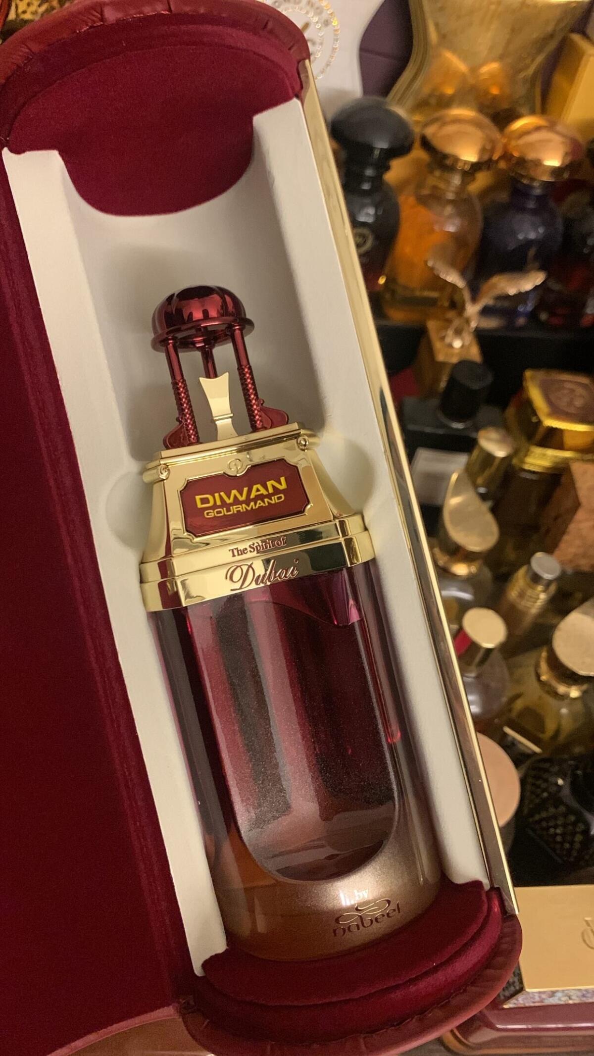 عطر ادکلن دیوان گورمند د اسپیریت آو دبی - Diwan Gourmand The Spirit of Dubai - بررسی، قیمت و خرید