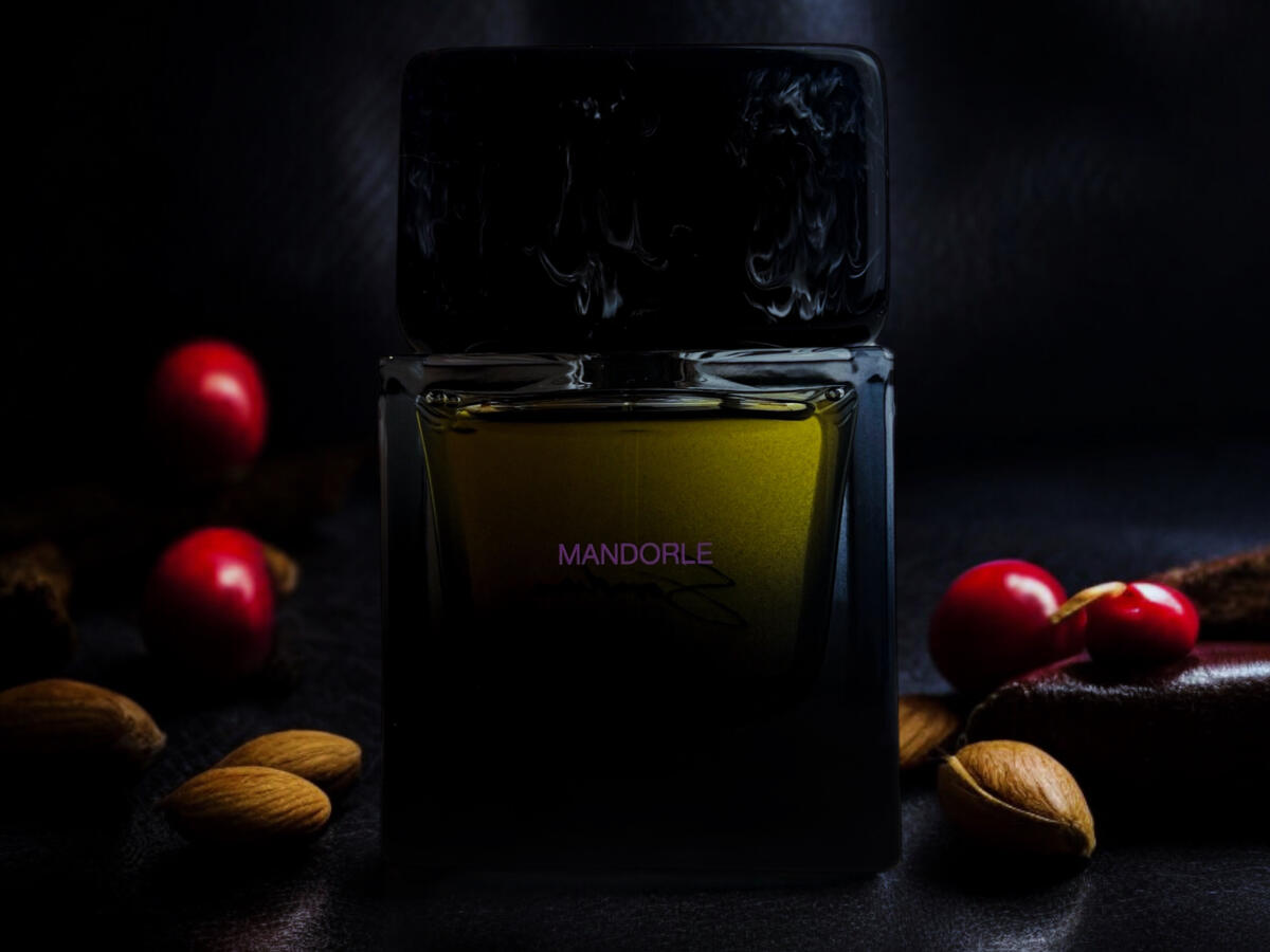 عطر ادکلن مندورله سورا دورا - Mandorle Sora Dora - بررسی، قیمت و خرید