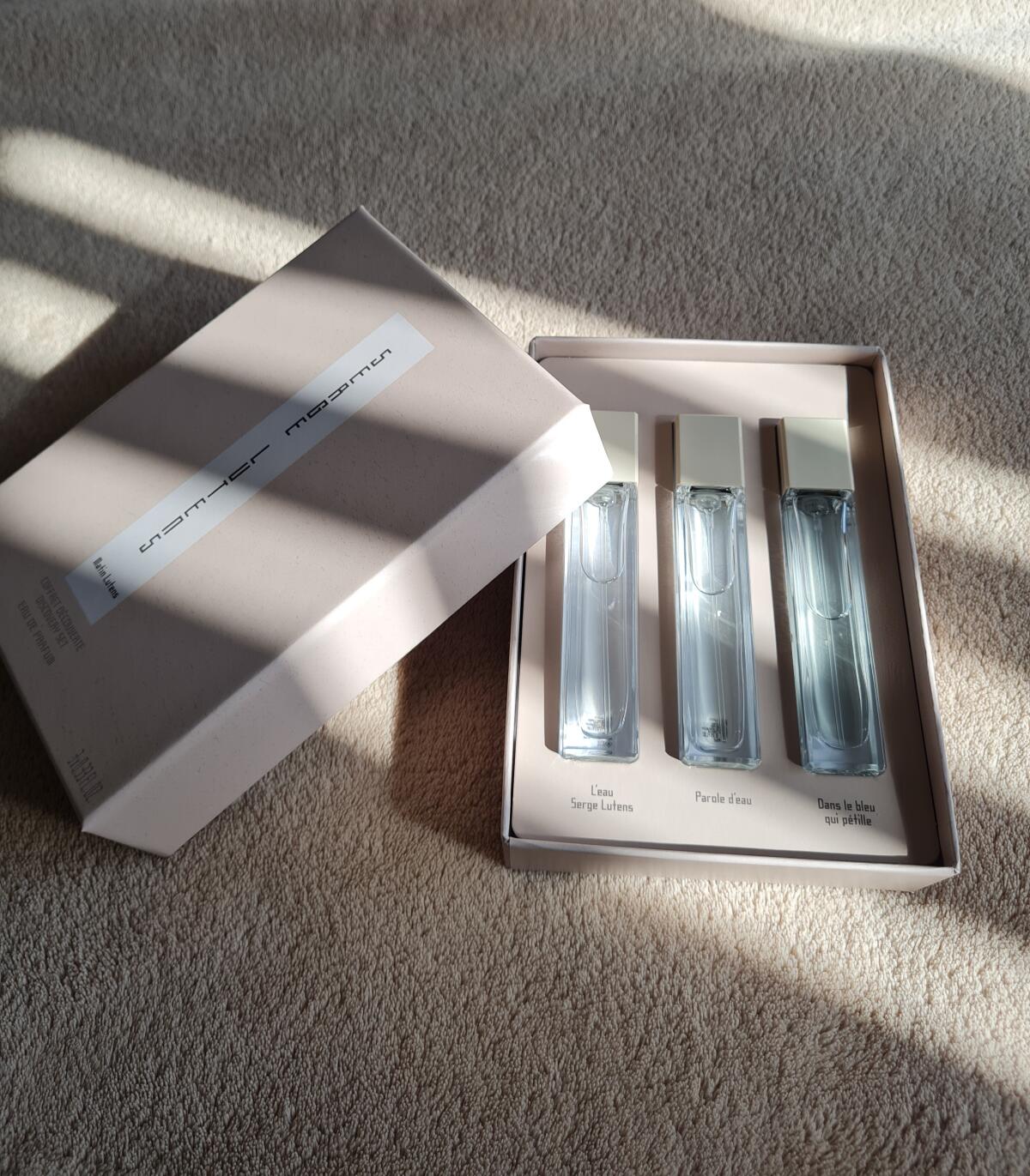 عطر ادکلن دان له بلو کی پتَیل سرج لوتنس - Dans Le Bleu Qui Pétille Serge Lutens - بررسی، قیمت و خرید