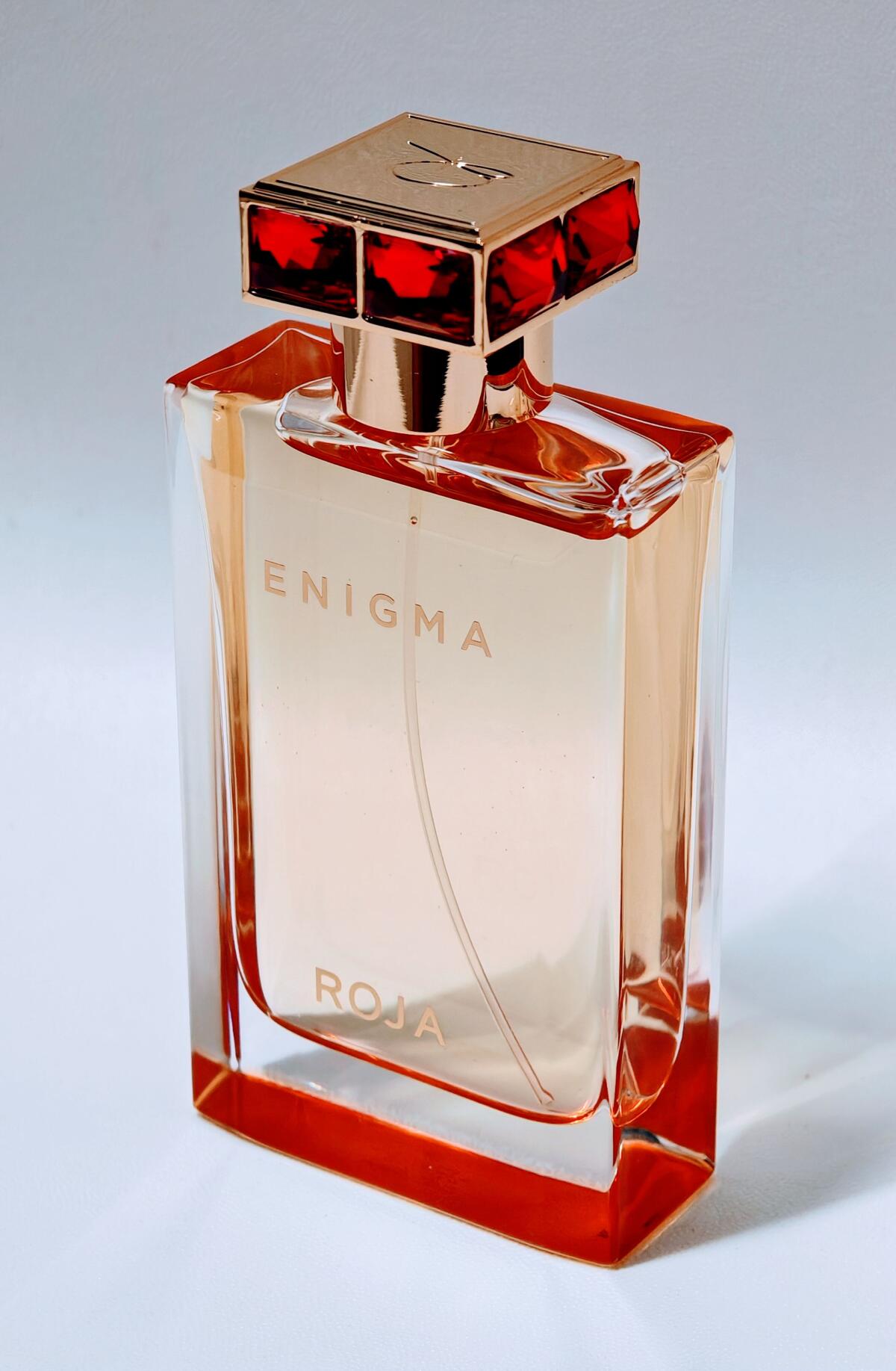 عطر ادکلن انیگما پور فم اسنس د پارفوم روژا داو - Enigma Pour Femme Essence De Parfum Roja Dove - بررسی، قیمت و خرید