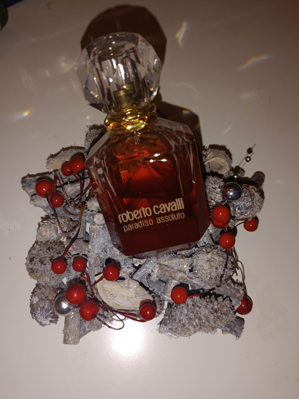 عطر ادکلن پردیزو اسولوتو روبرتو کاوالی - Paradiso Assoluto Roberto Cavalli - بررسی، قیمت و خرید