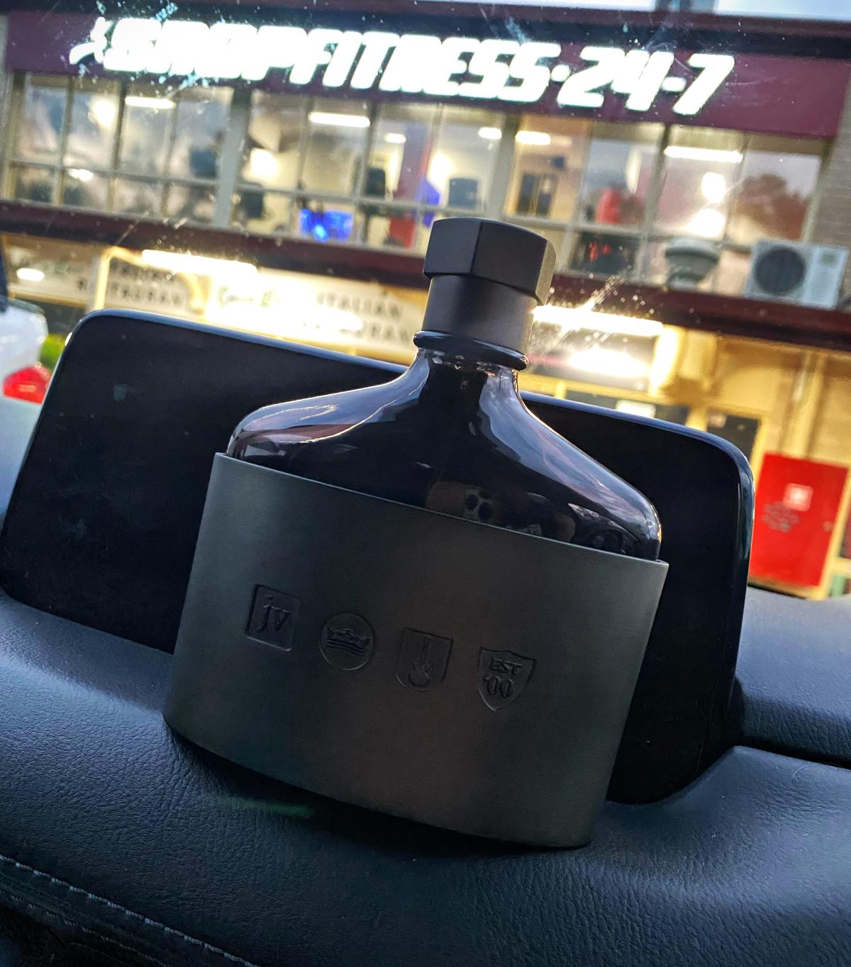 عطر ادکلن راک ولم وان جان وارواتوس - Rock Volume One John Varvatos - بررسی، قیمت و خرید