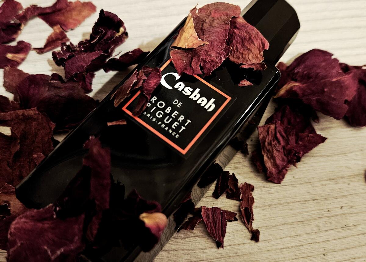 عطر ادکلن کزبا رابرت پیگه - Casbah Robert Piguet - بررسی، قیمت و خرید