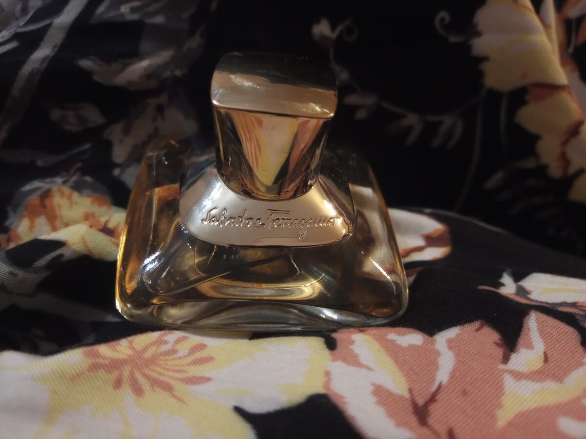 عطر ادکلن اِموزیونه دولچه فیوره او دو پارفوم سالواتوره فراگامو - Emozione Dolce Fiore Eau de Parfum Salvatore Ferragamo - بررسی، قیمت و خرید