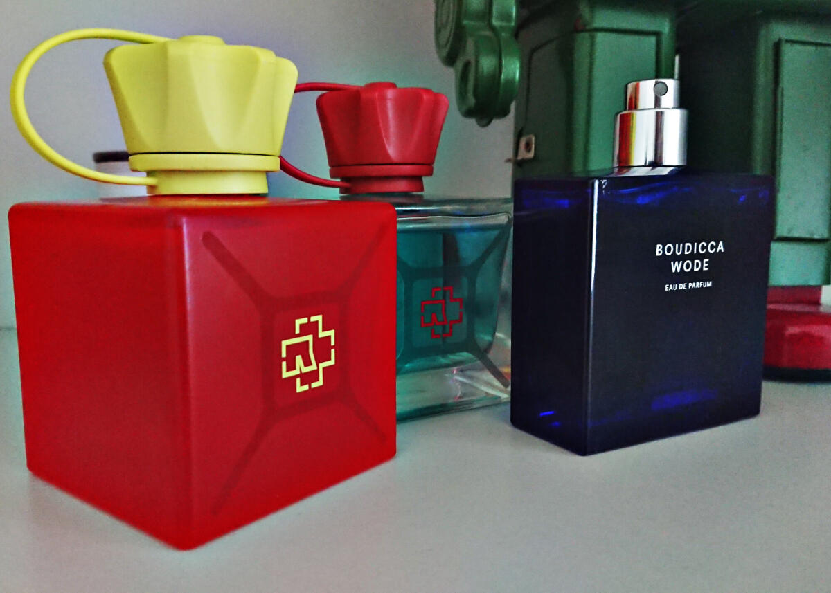 عطر ادکلن نیتروگلیسیرین رامشتاین - Nitroglyzerin Rammstein - بررسی، قیمت و خرید