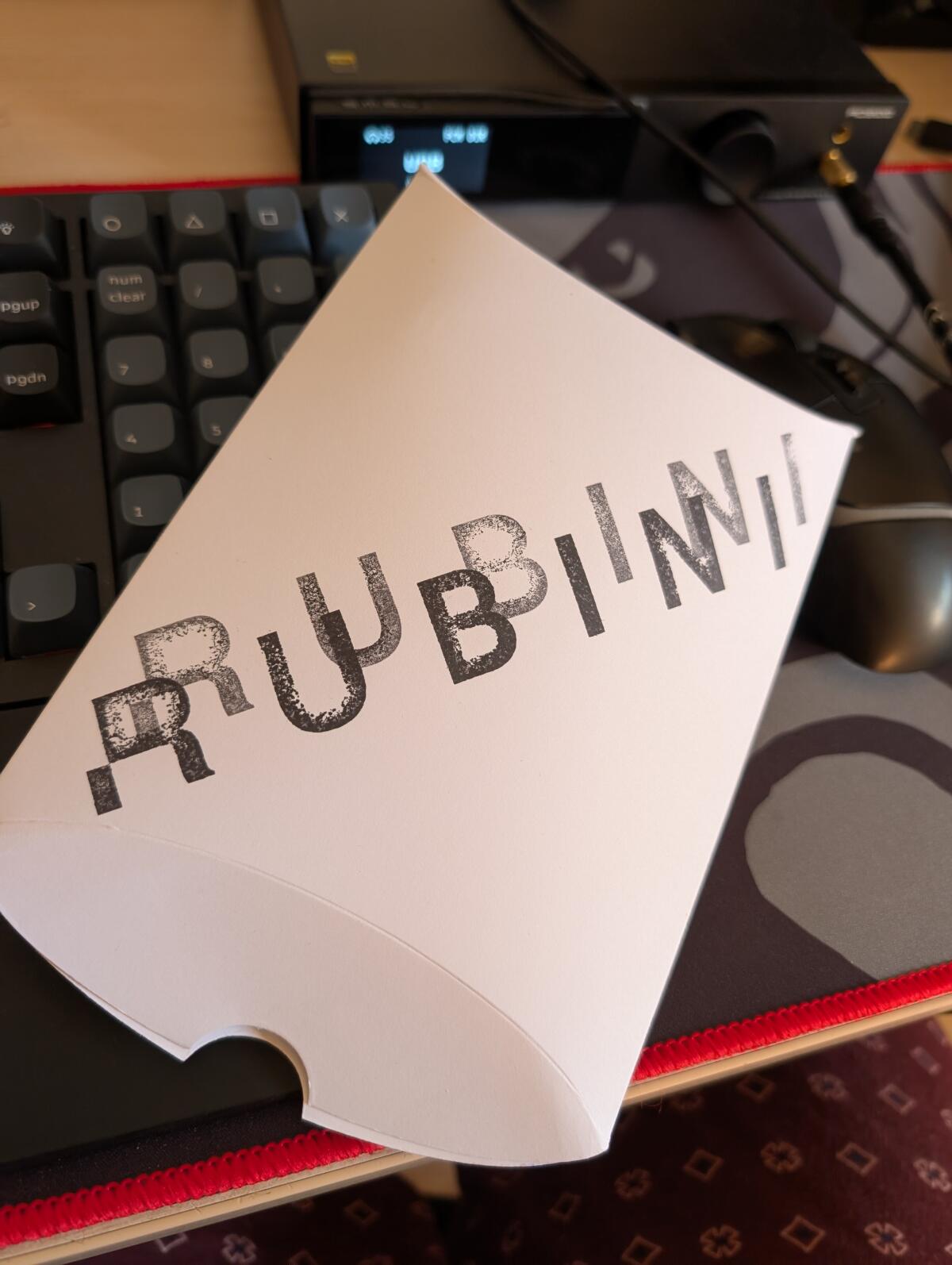 عطر ادکلن هایپریون روبینی - Hyperion Rubini - بررسی، قیمت و خرید