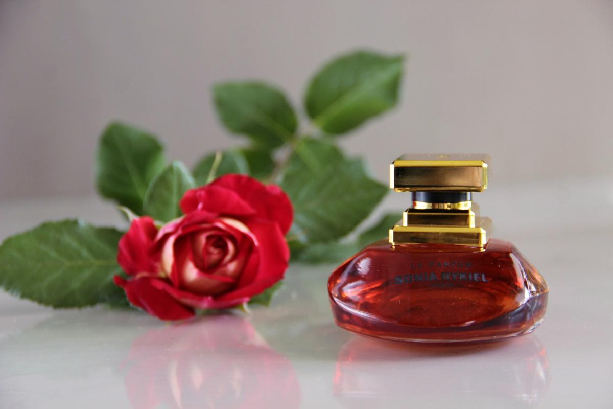 عطر ادکلن ل پارفوم سونیا ریکیل اکستره سونیا ریکیِل - Le Parfum Sonia Rykiel Extrait Sonia Rykiel - بررسی، قیمت و خرید