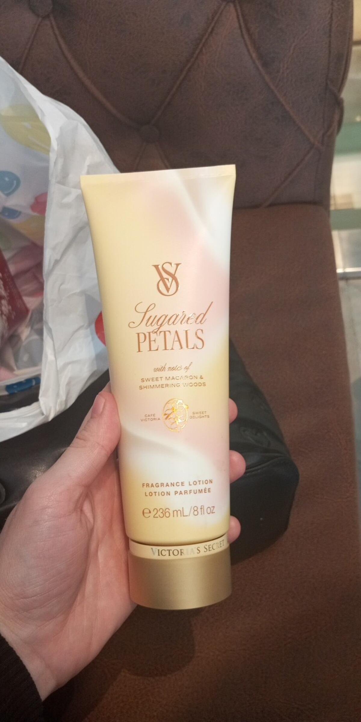 عطر ادکلن شوگارد پتالز ویکتوریا سیکرت - Sugared Petals Victoria's Secret - بررسی، قیمت و خرید
