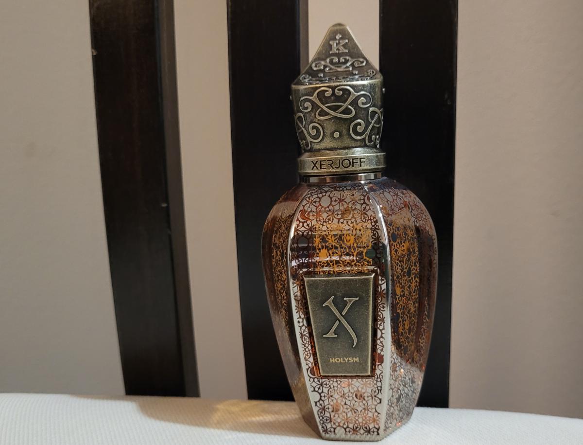 عطر ادکلن هولیسم زرژاف - Holysm Xerjoff - بررسی، قیمت و خرید