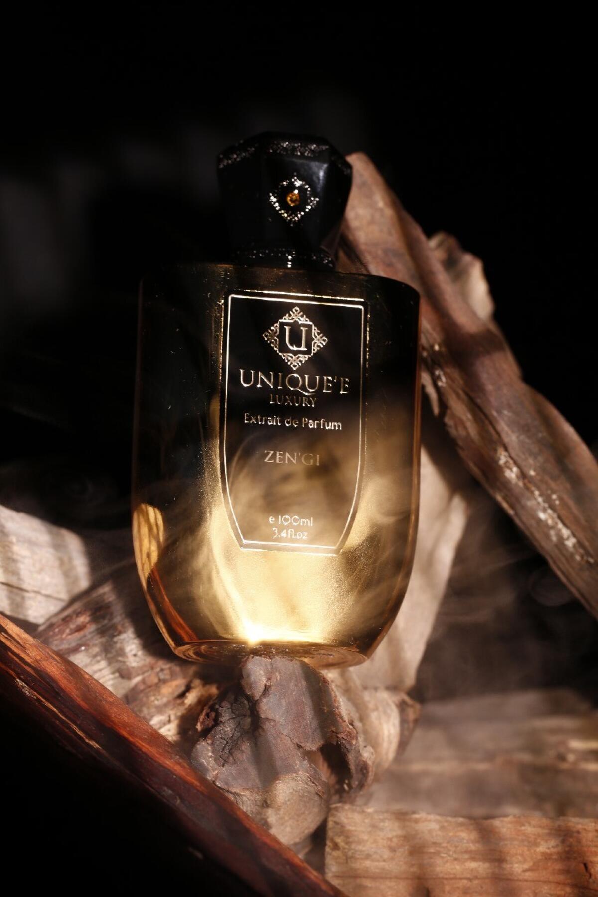 عطر ادکلن زنگی یونیکه لاکچری - Zen’gi Unique'e Luxury - بررسی، قیمت و خرید