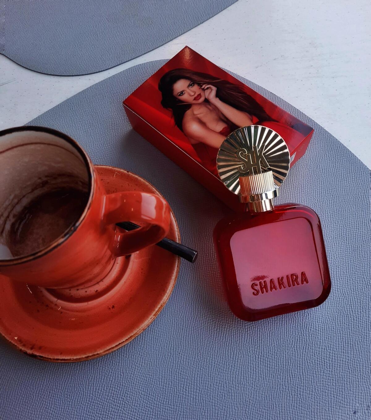 عطر ادکلن روخو شکیرا - Rojo Shakira - بررسی، قیمت و خرید