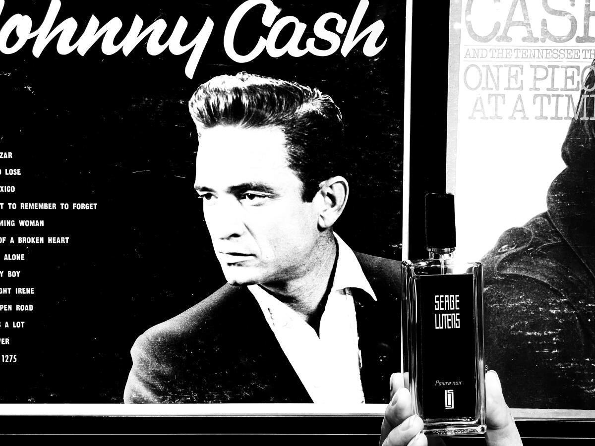 عطر ادکلن پُوِر نُوآر سرج لوتنس - Poivre Noir Serge Lutens - بررسی، قیمت و خرید