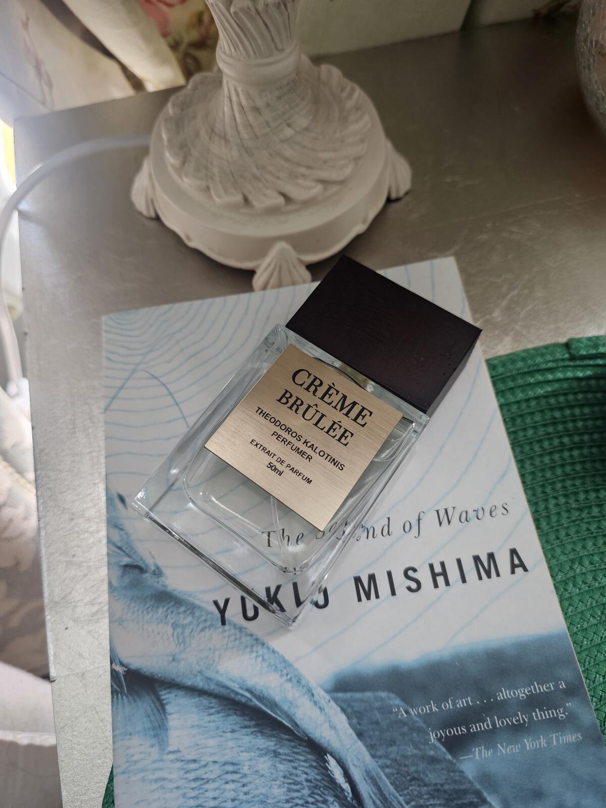 عطر ادکلن کرم بروله تئودوروس کالوتینیس - Creme Brûlée Theodoros Kalotinis - بررسی، قیمت و خرید