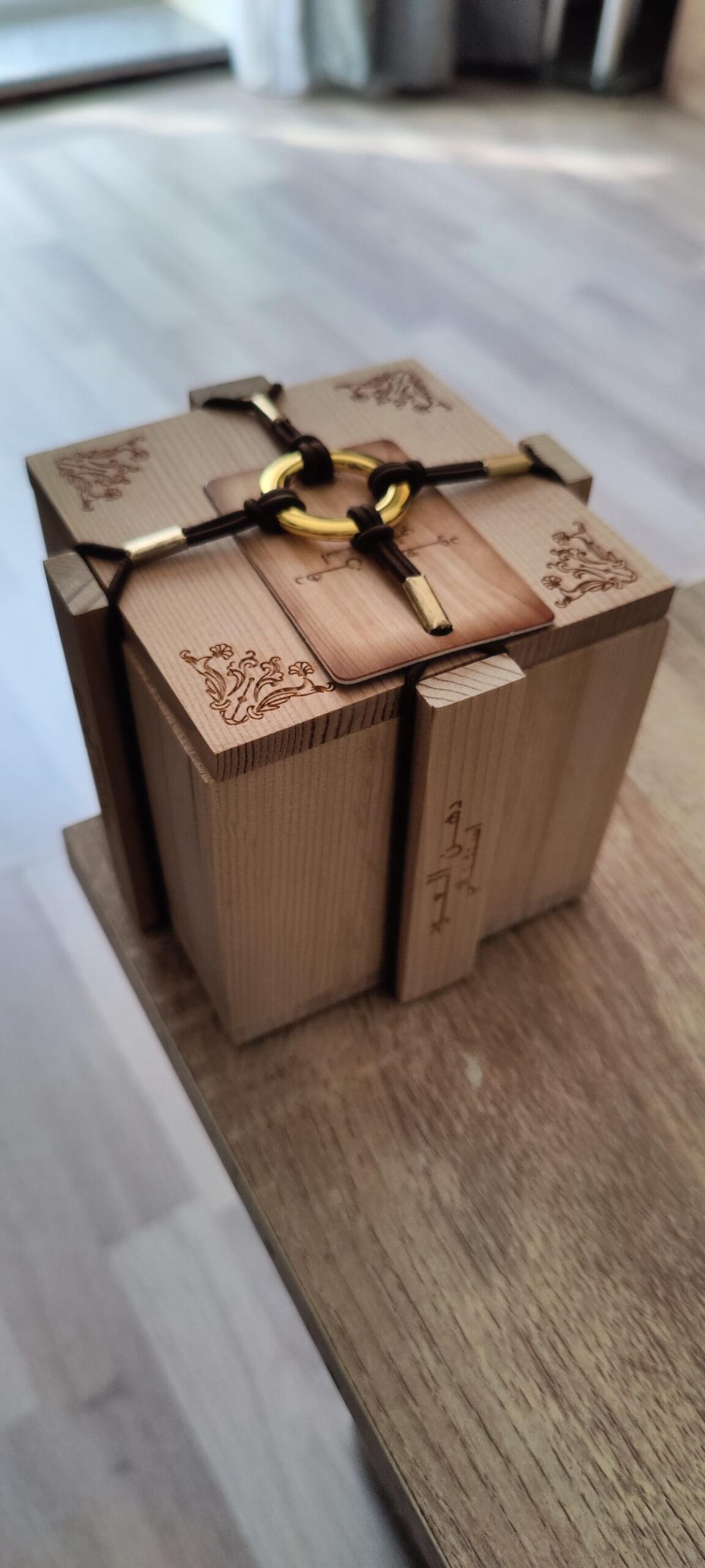 عطر ادکلن دهنال عود استثنای راساسی - Dhanal Oudh Estethnay Rasasi - بررسی، قیمت و خرید