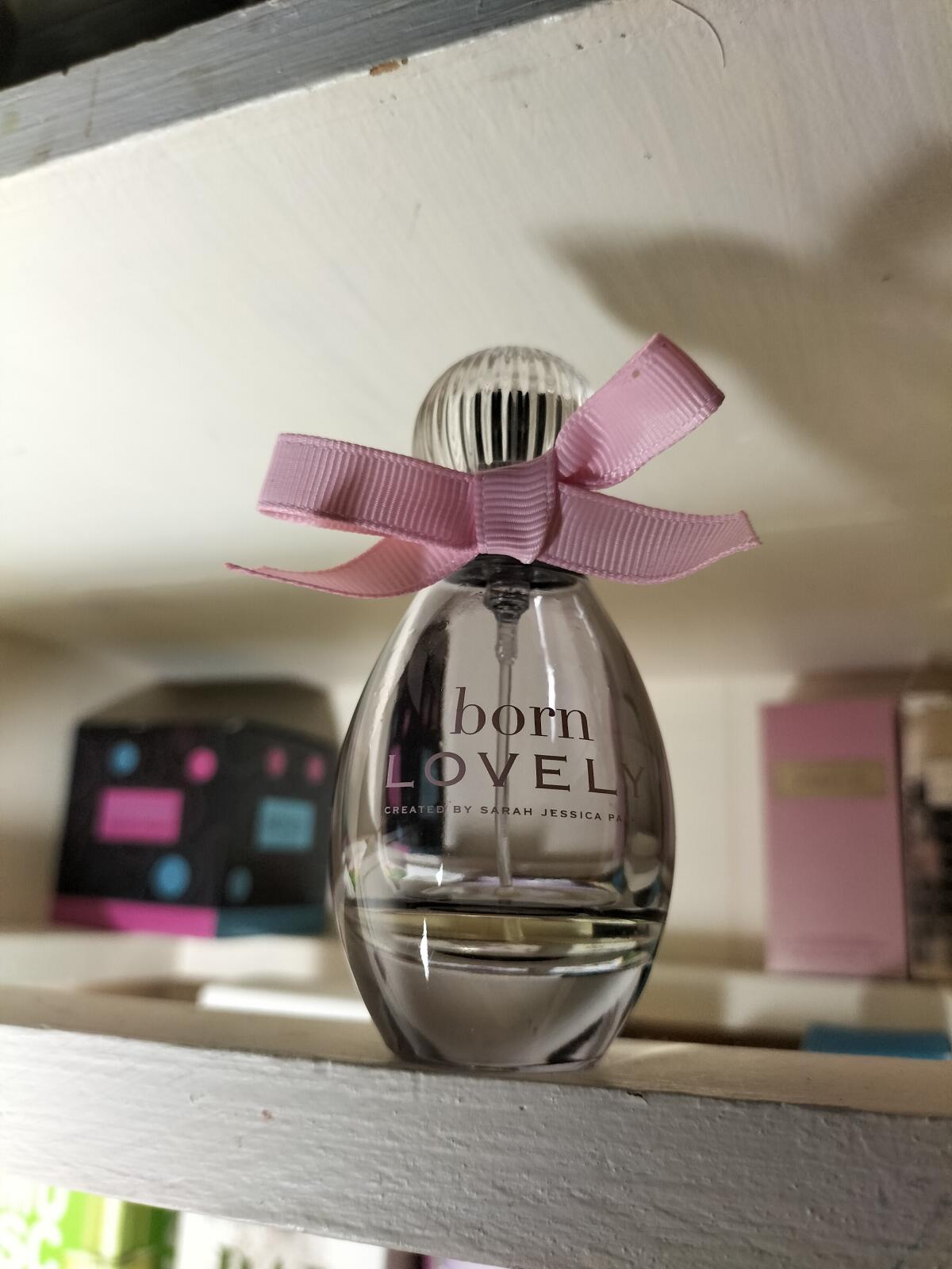 عطر ادکلن بورن لاولی سارا جسیکا پارکر - Born Lovely Sarah Jessica Parker - بررسی، قیمت و خرید
