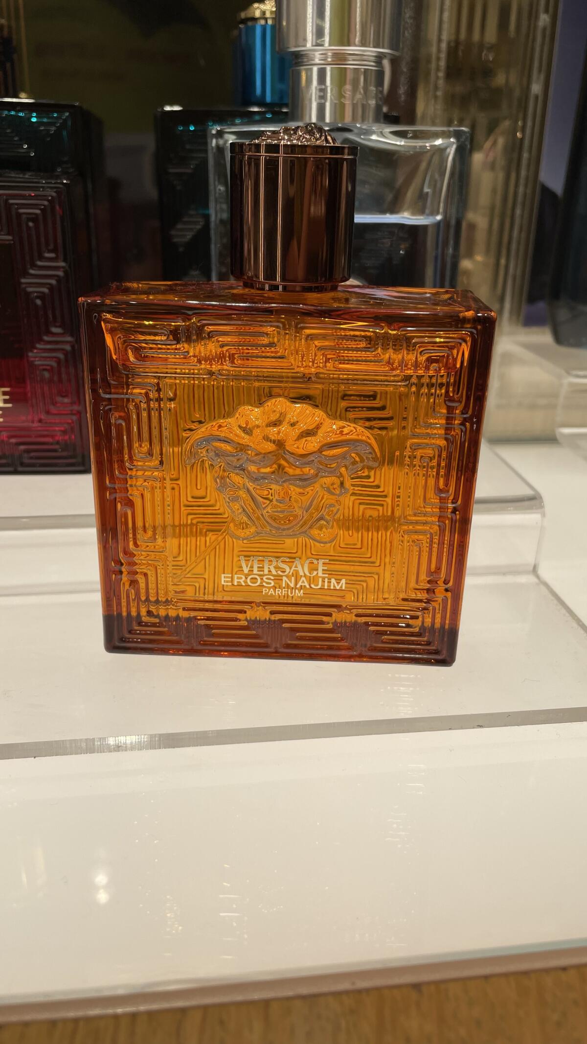 عطر ادکلن اِروس نجیم ورساچه - Eros Najim Versace - بررسی، قیمت و خرید