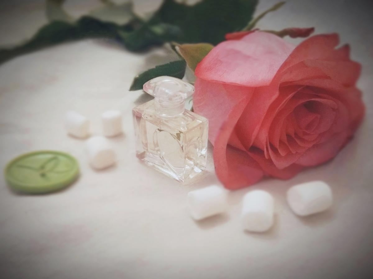 عطر ادکلن کِلک نوت د آمور له اُ دو توالت ایوروشه - Quelques Notes d’Amour L'Eau de Toilette Yves Rocher - بررسی، قیمت و خرید