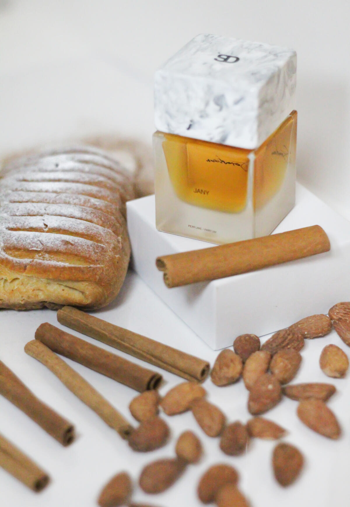 عطر ادکلن جنی سورا دورا - Jany Sora Dora - بررسی، قیمت و خرید