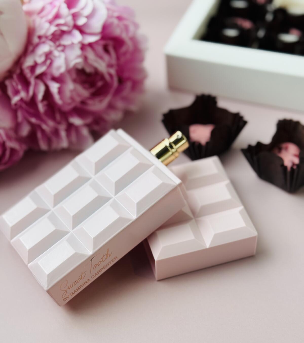 عطر ادکلن سوییت توث سابرینا کارپنتر - Sweet Tooth Sabrina Carpenter - بررسی، قیمت و خرید