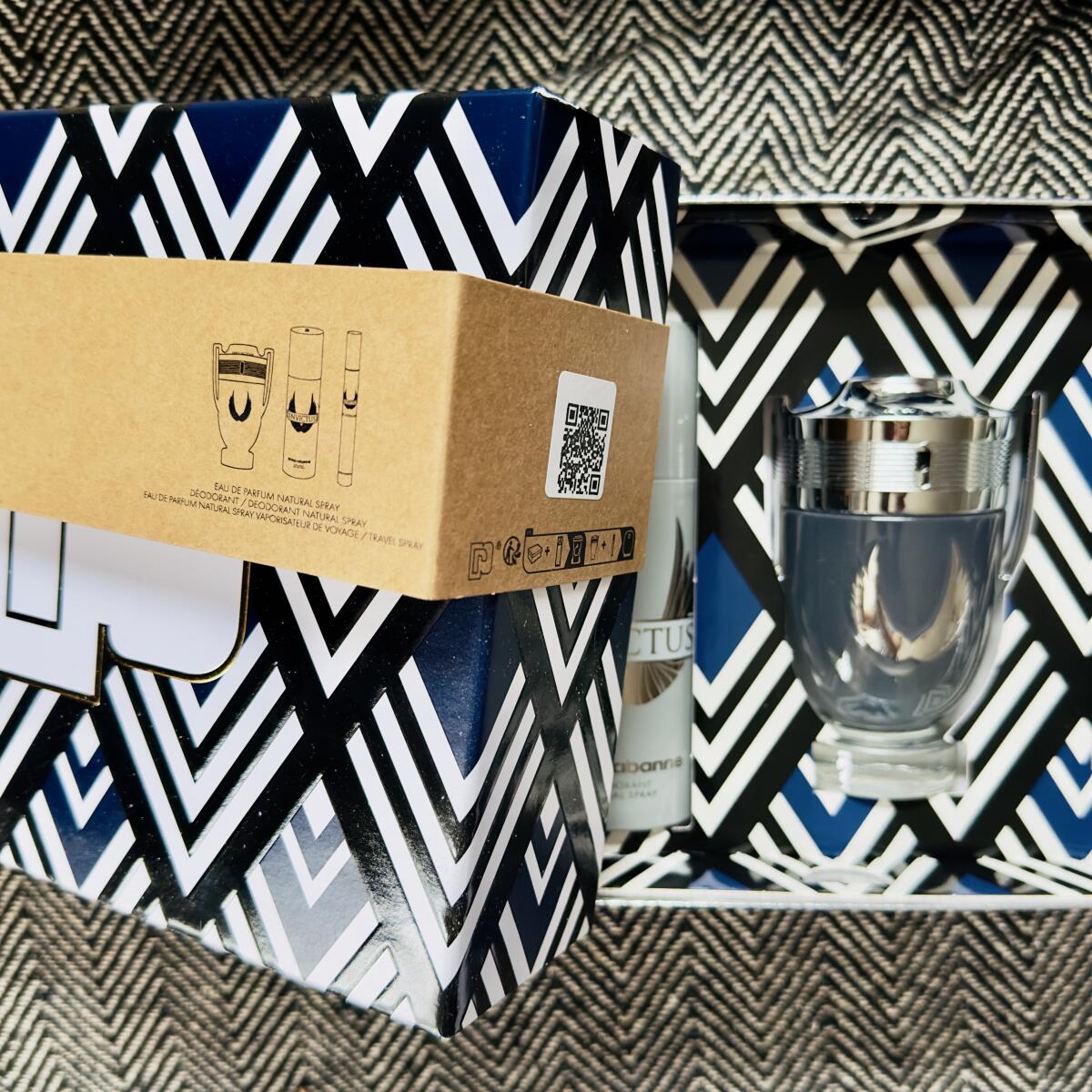 عطر ادکلن اینویکتوس پلاتینوم رابان - Invictus Platinum Rabanne - بررسی، قیمت و خرید