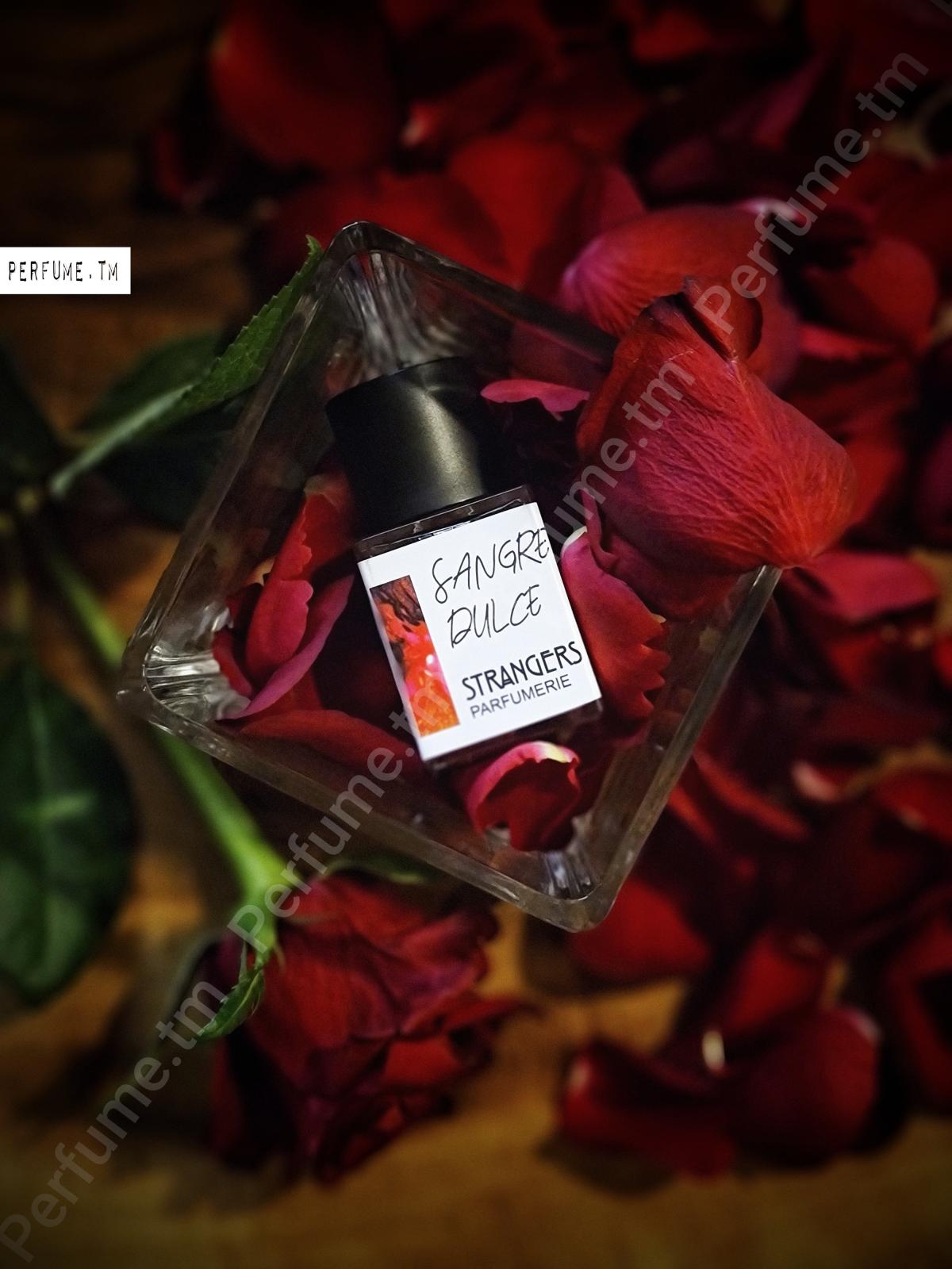 عطر ادکلن سانگره دولسه استرنجرز پرفیومری - Sangre Dulce Strangers Parfumerie - بررسی، قیمت و خرید