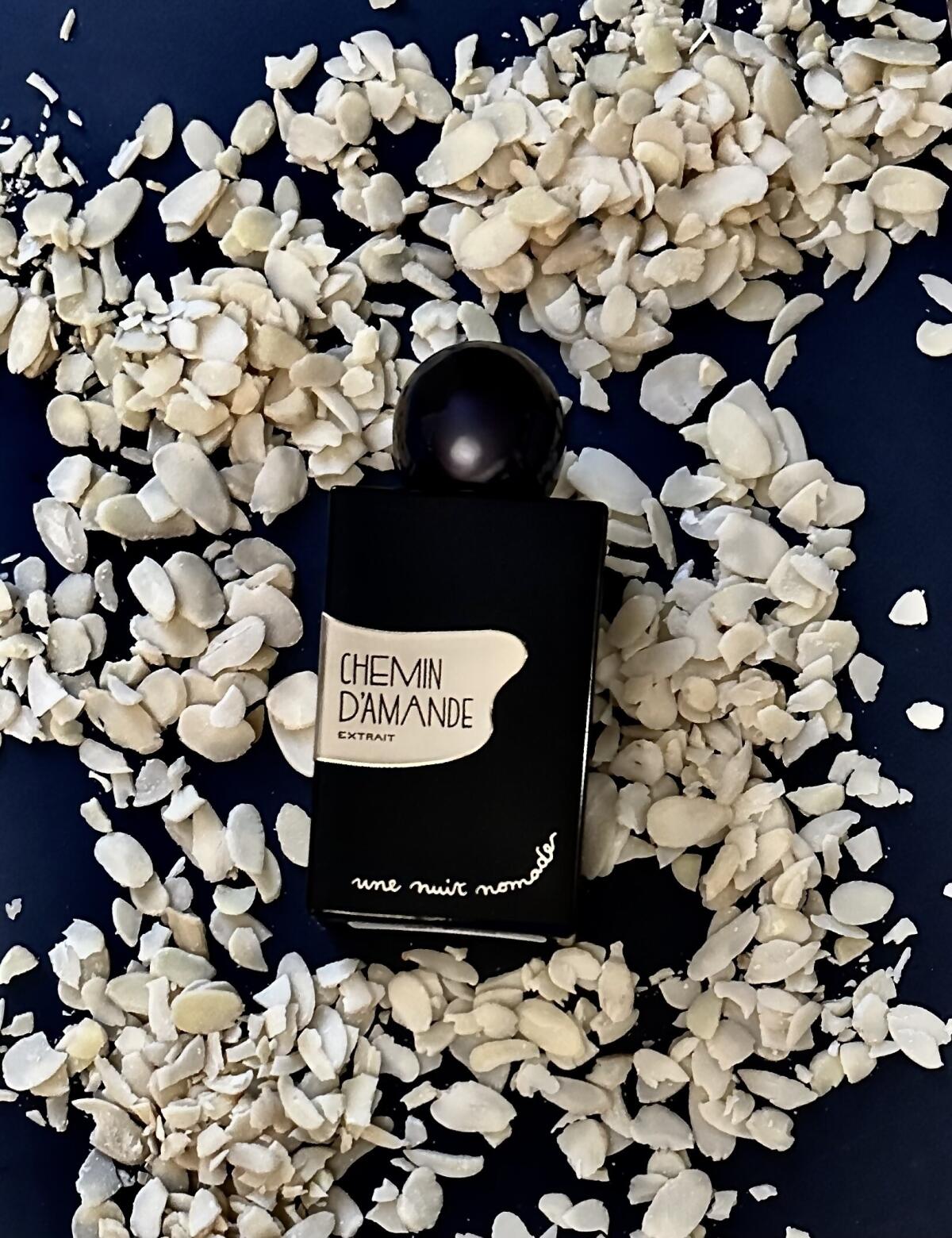 عطر ادکلن شمن دآماند اون نویی نوماد - Chemin D'Amande Une Nuit Nomade - بررسی، قیمت و خرید
