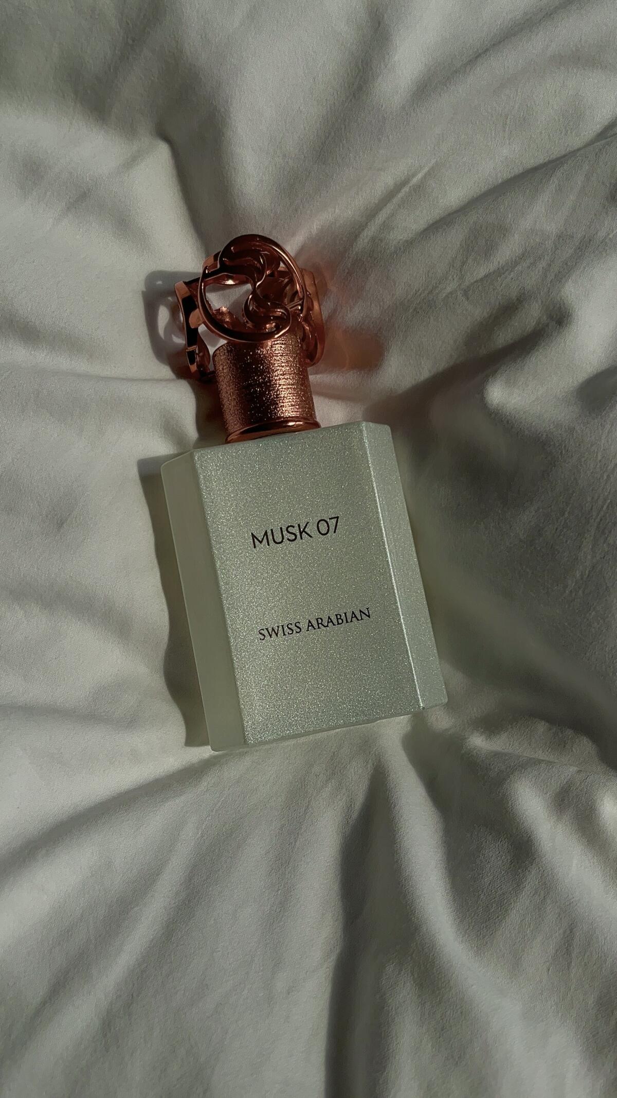 عطر ادکلن ماسک صفر هفت سوییسی عربی - Musk 07 Swiss Arabian - بررسی، قیمت و خرید
