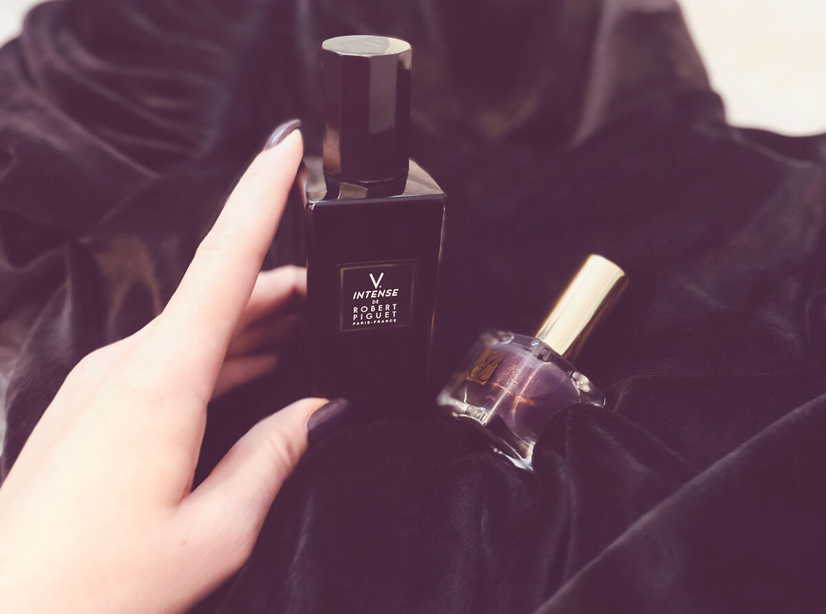 عطر ادکلن وی اینتنس رابرت پیگه - V. Intense Robert Piguet - بررسی، قیمت و خرید