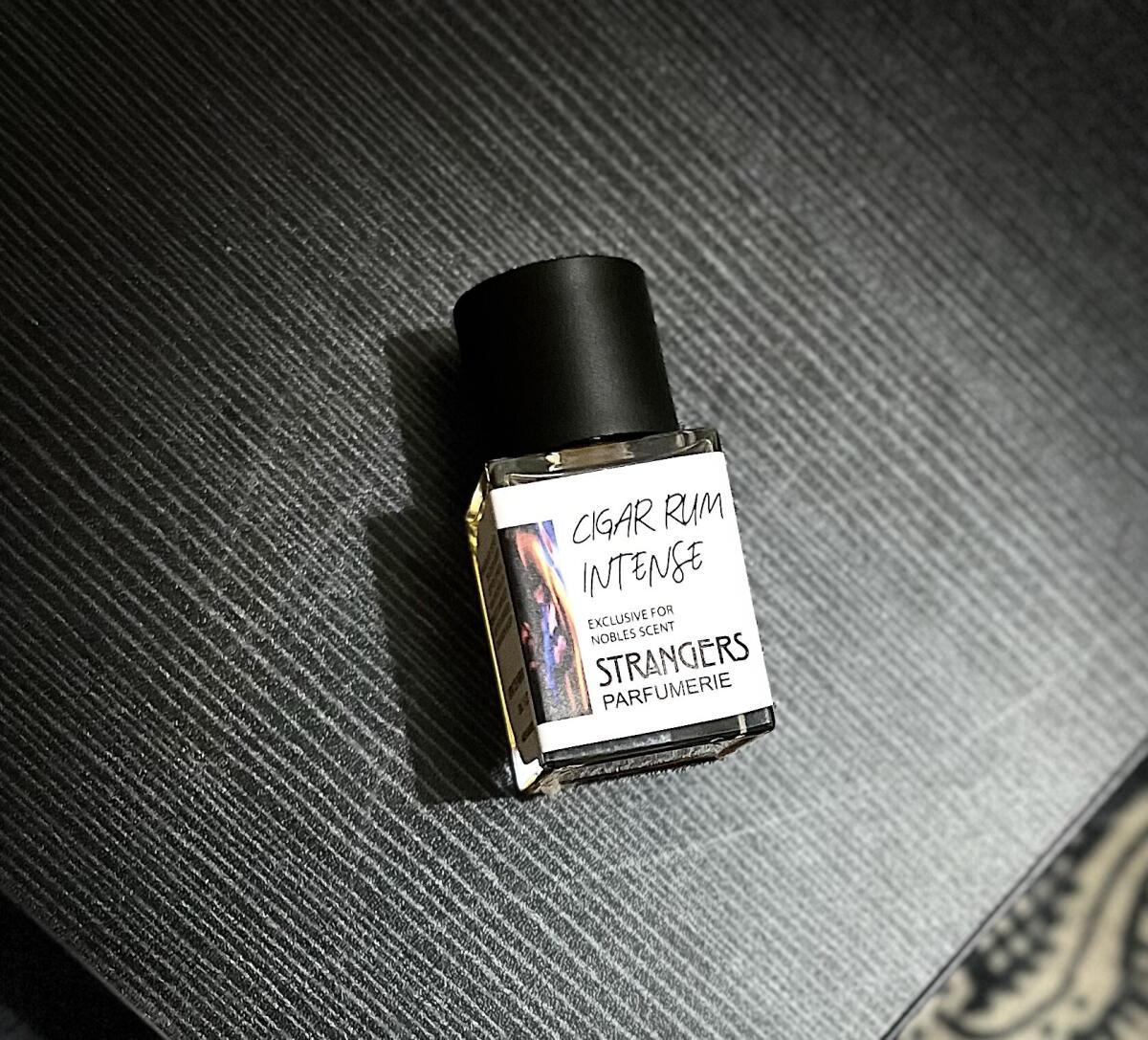 عطر ادکلن سیگار روم اینتنس استرنجرز پرفیومری - Cigar Rum Intense Strangers Parfumerie - بررسی، قیمت و خرید
