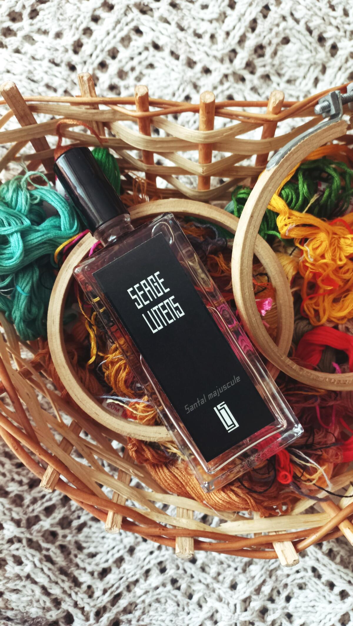 عطر ادکلن سنتال ماجوسکول سرج لوتنس - Santal Majuscule Serge Lutens - بررسی، قیمت و خرید