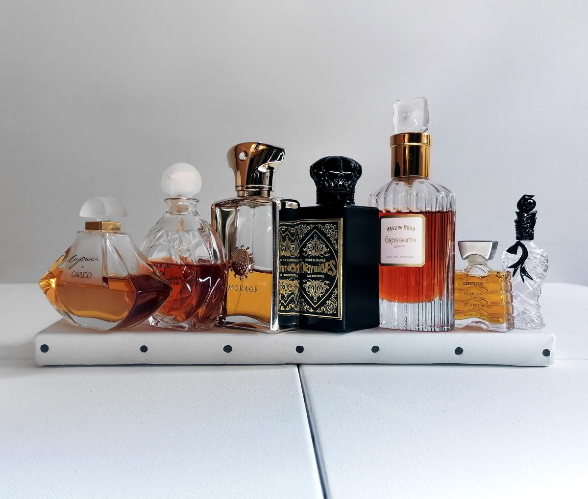 عطر ادکلن کاپوچی دی کاپوچی روبرتو کاپوچی - Capucci de Capucci Roberto Capucci - بررسی، قیمت و خرید