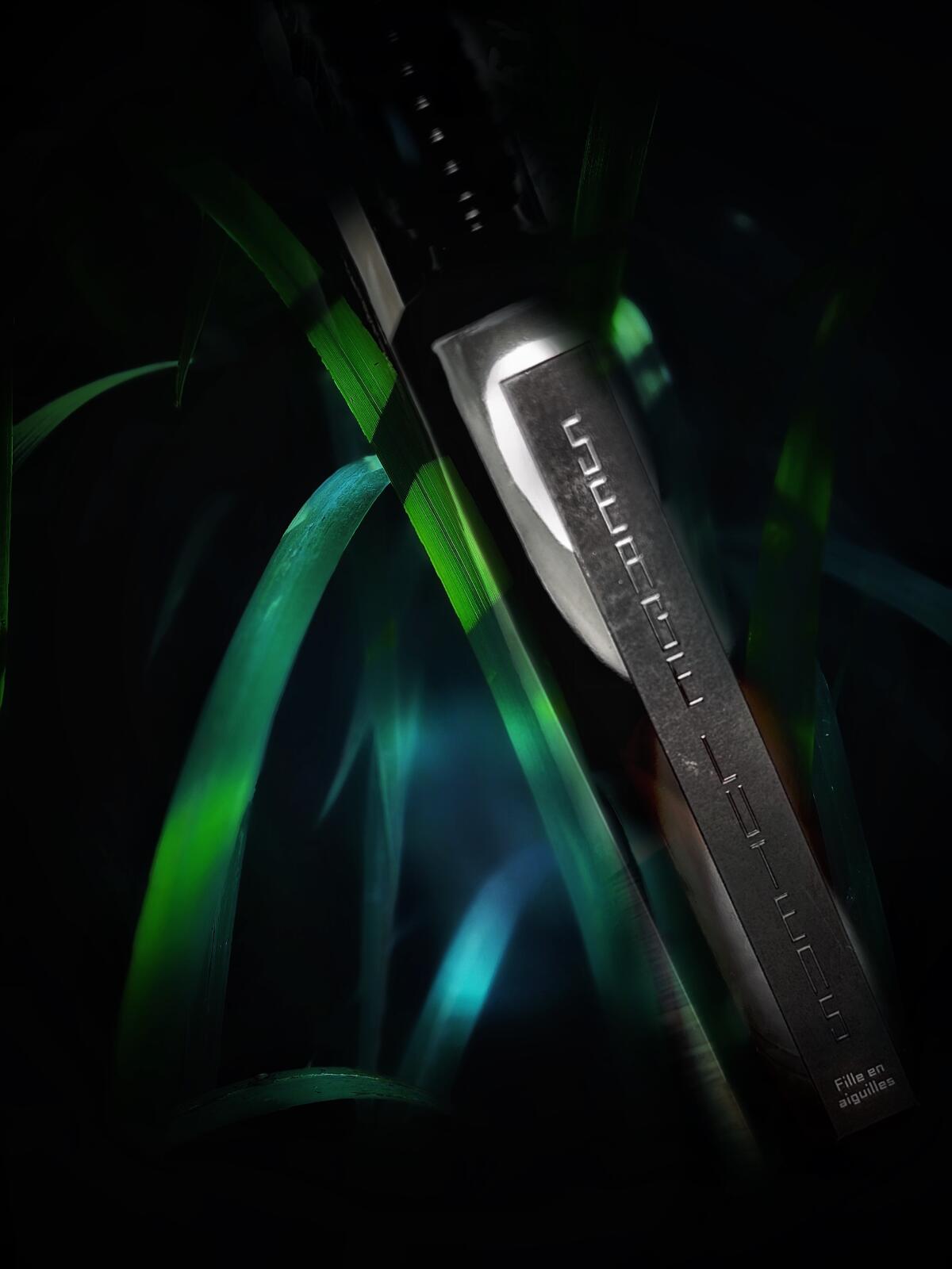 عطر ادکلن فی ان آگوی سرژ لوتنز - Fille en Aiguilles Serge Lutens - بررسی، قیمت و خرید