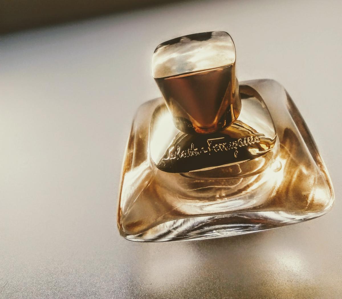 عطر ادکلن اِموزیونه دولچه فیوره او دو پارفوم سالواتوره فراگامو - Emozione Dolce Fiore Eau de Parfum Salvatore Ferragamo - بررسی، قیمت و خرید