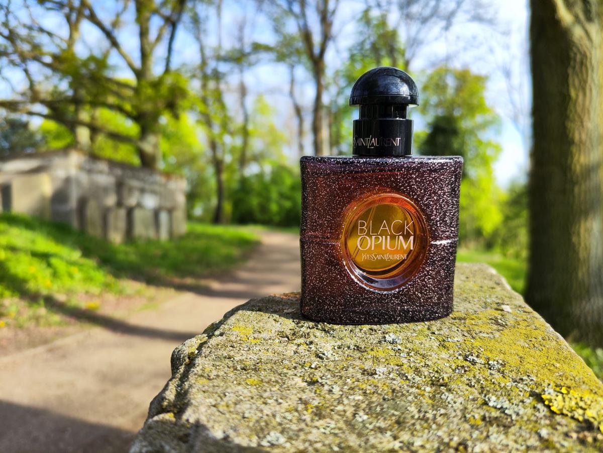 عطر ادکلن بلک اوپیوم او دو تویلت ایو سن لوران - Black Opium Eau de Toilette (2018) Yves Saint Laurent - بررسی، قیمت و خرید