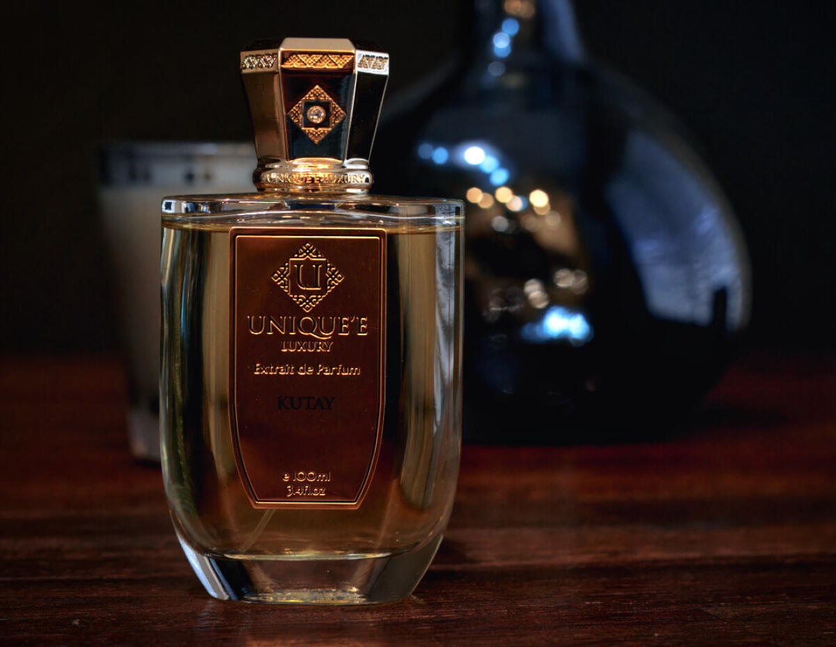عطر ادکلن کوتای یونیک لاکچری - Kutay Unique'e Luxury - بررسی، قیمت و خرید