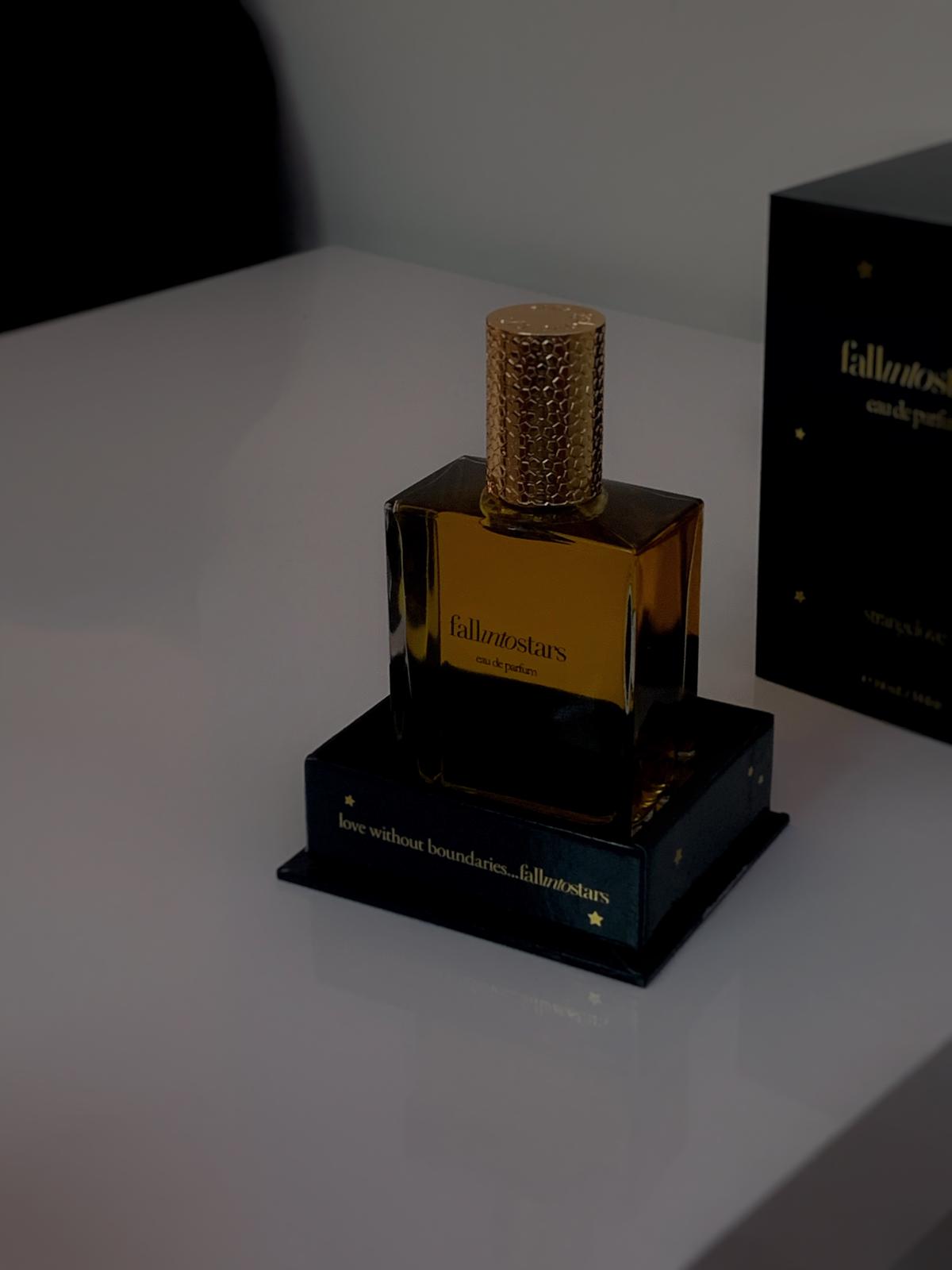 عطر ادکلن فال اینتو استارز استرینج لاو نیویورک - Fall Into Stars Strangelove NYC - بررسی، قیمت و خرید