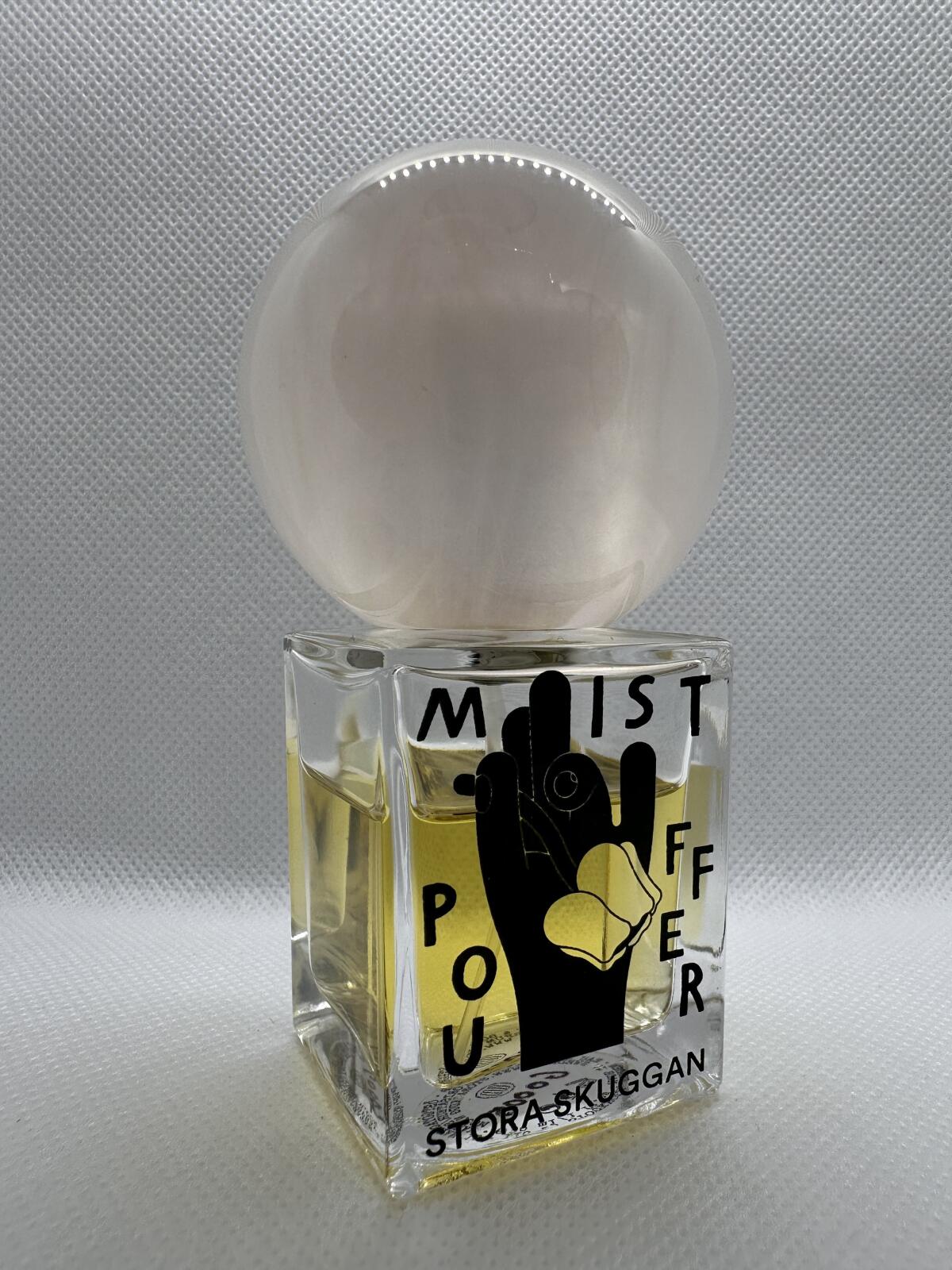 عطر ادکلن میست‌پوفِر استورا سکگان - Mistpouffer Stora Skuggan - بررسی، قیمت و خرید