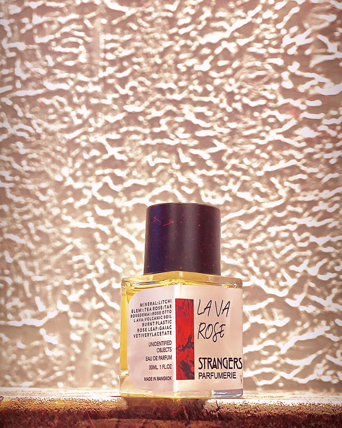 عطر ادکلن لاوا رز استرنجرز پارفومری - Lava Rose Strangers Parfumerie - بررسی، قیمت و خرید