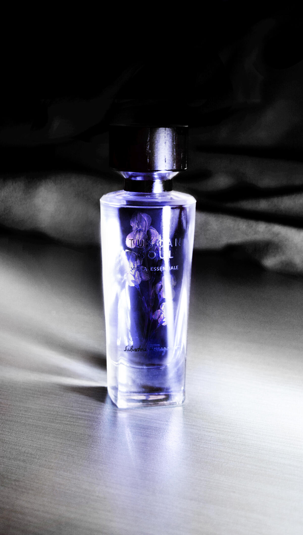 عطر ادکلن ویولا اسنسیال سالواتوره فراگامو - Viola Essenziale (2013) Salvatore Ferragamo - بررسی، قیمت و خرید