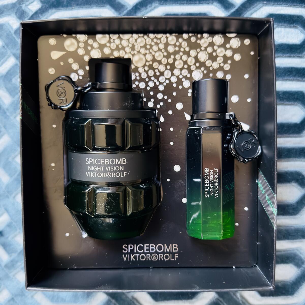 عطر ادکلن اسپایس بامب نایت ویژن او د تویلت ویکتور اند رولف - Spicebomb Night Vision Eau de Toilette Viktor&Rolf - بررسی، قیمت و خرید