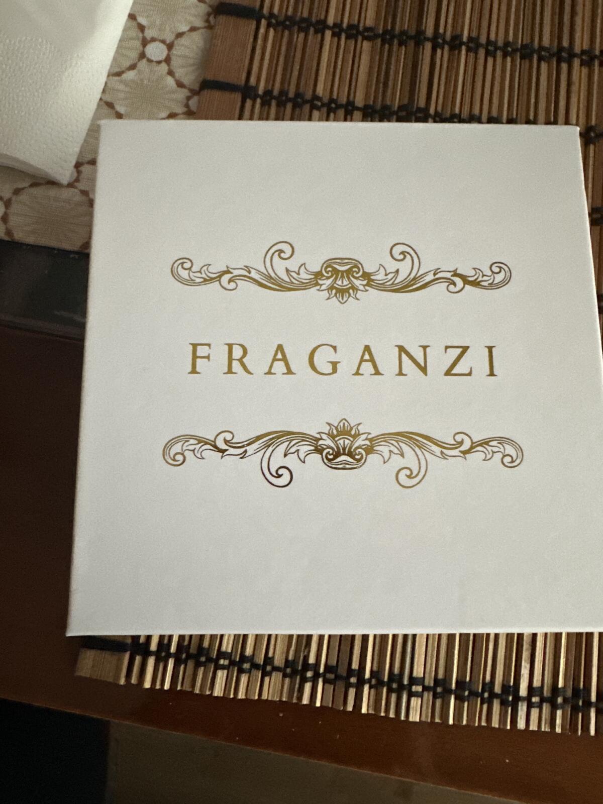 عطر ادکلن اسانس آف کازابلانکا سوئیس عربین - ESSENCE OF CASABLANCA Swiss Arabian - بررسی، قیمت و خرید