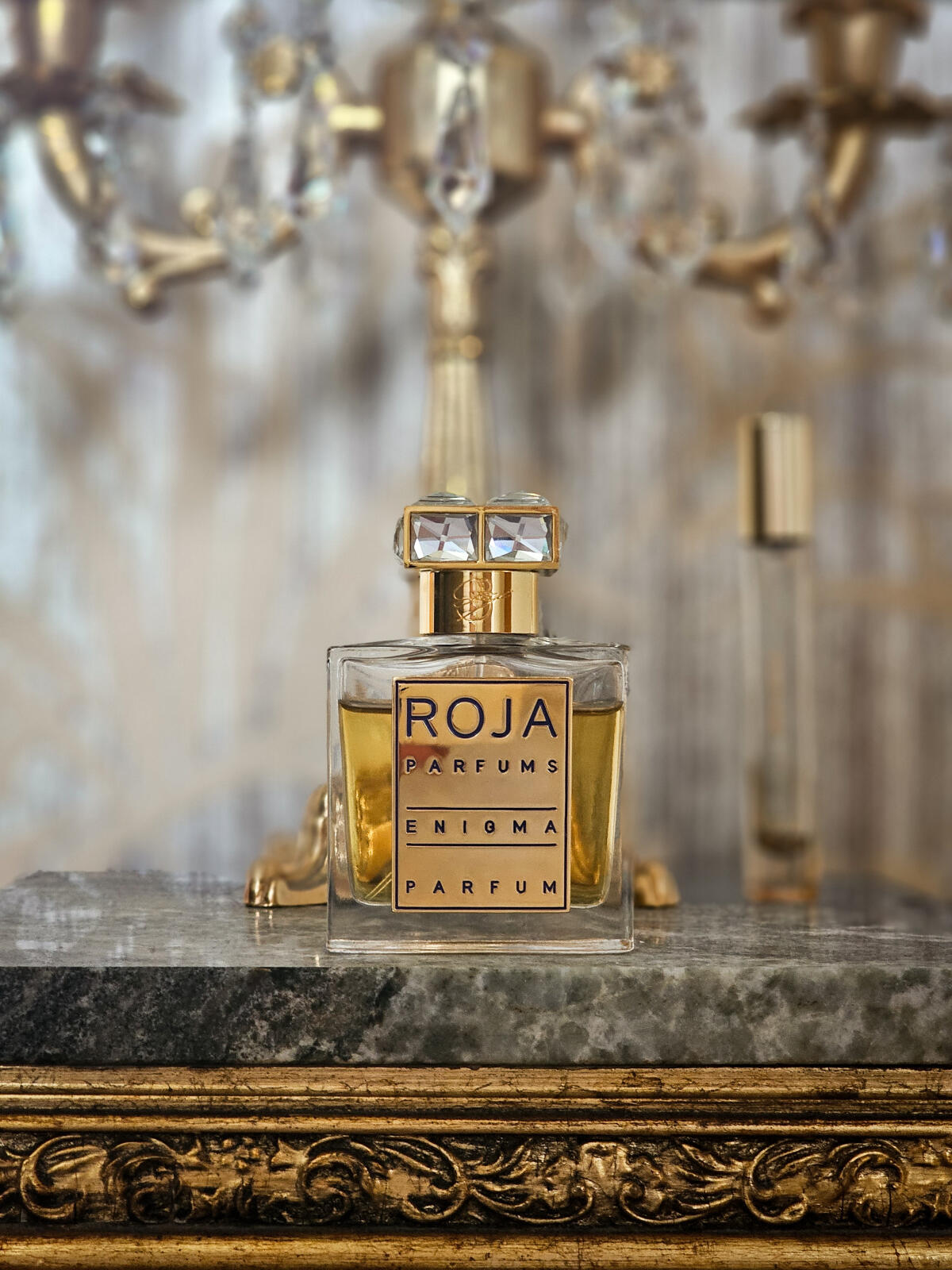 عطر ادکلن انیگما پور فم اسنس د پارفوم روژا داو - Enigma Pour Femme Essence De Parfum Roja Dove - بررسی، قیمت و خرید